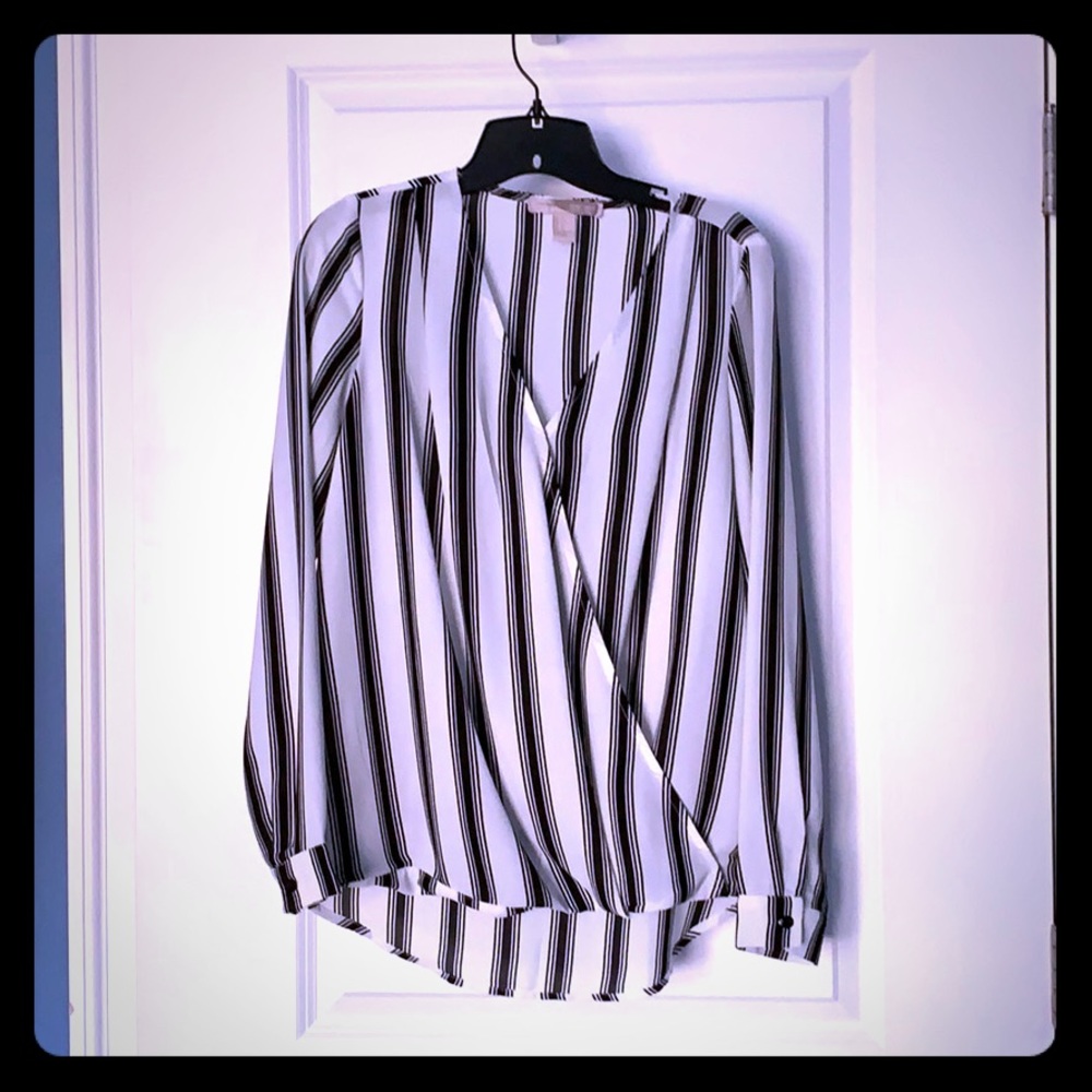 Blouse, long sleeve With black and white stripes